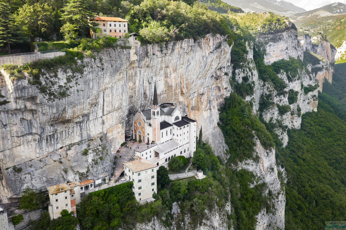 kostel madona della corona