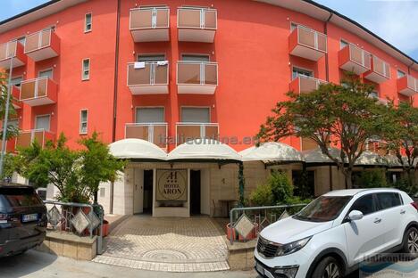 Hotel Aron